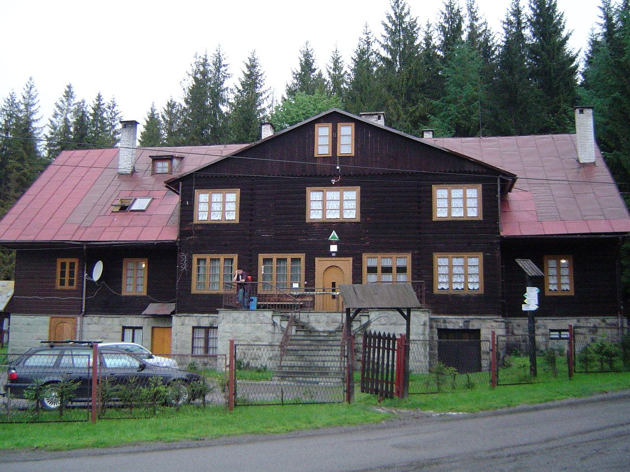 Budynek d. schroniska młodzieżowego Zaolzianka, Istebna
