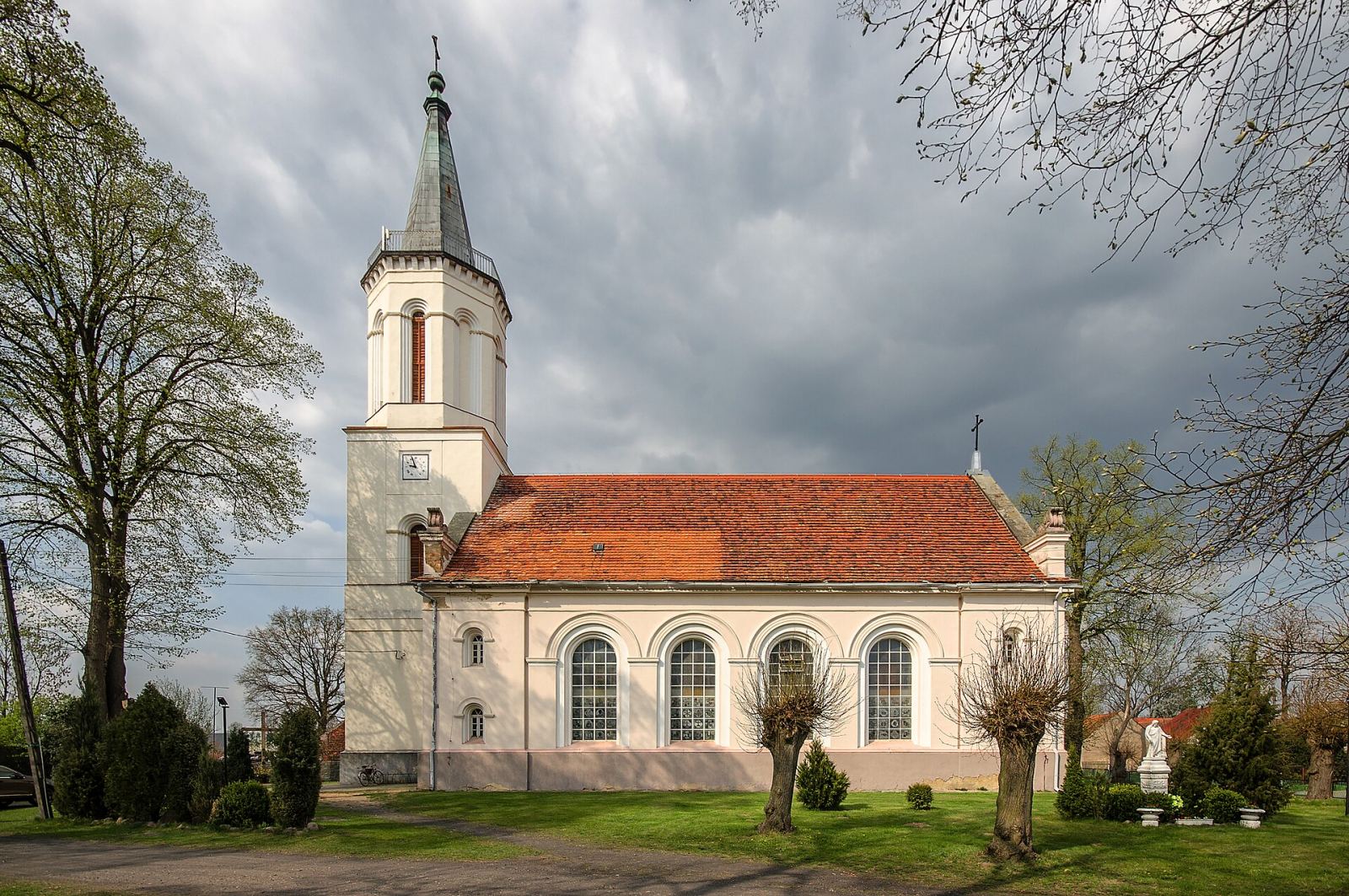 Kościół parafialny pw. Podwyższenia Krzyża Świętego, Brunów