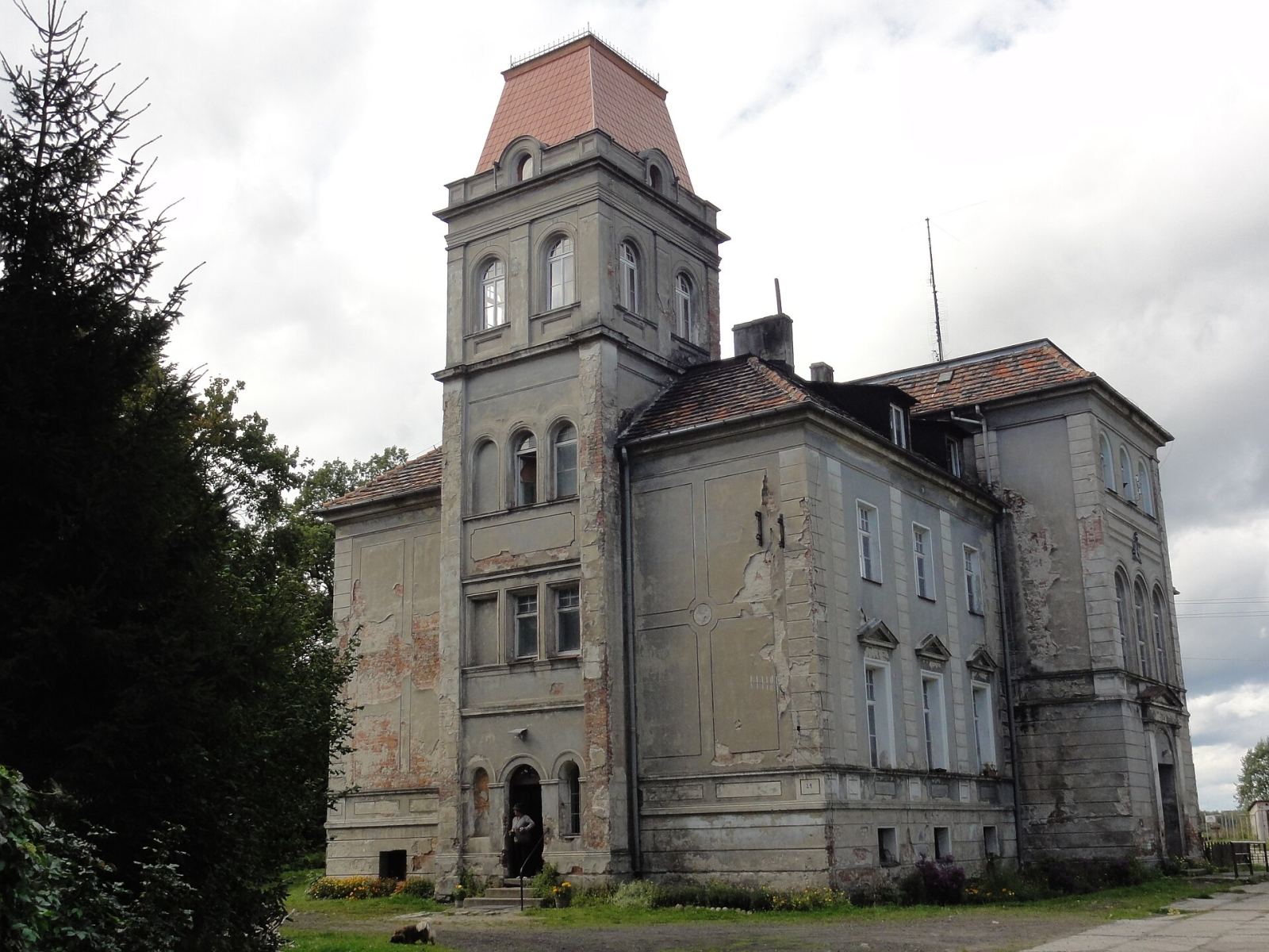 Pałac, Brzostowa