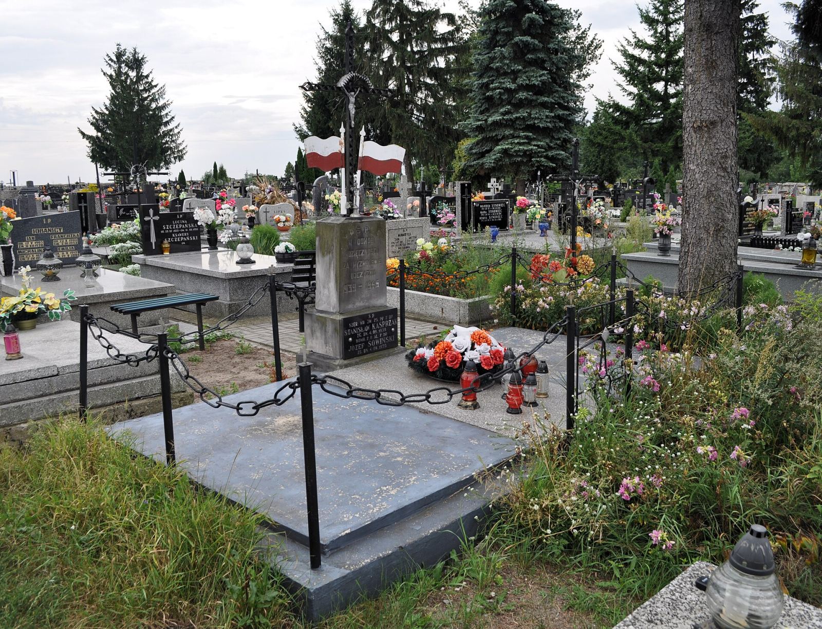 Cmentarz rzymskokatolicki, Przyrów