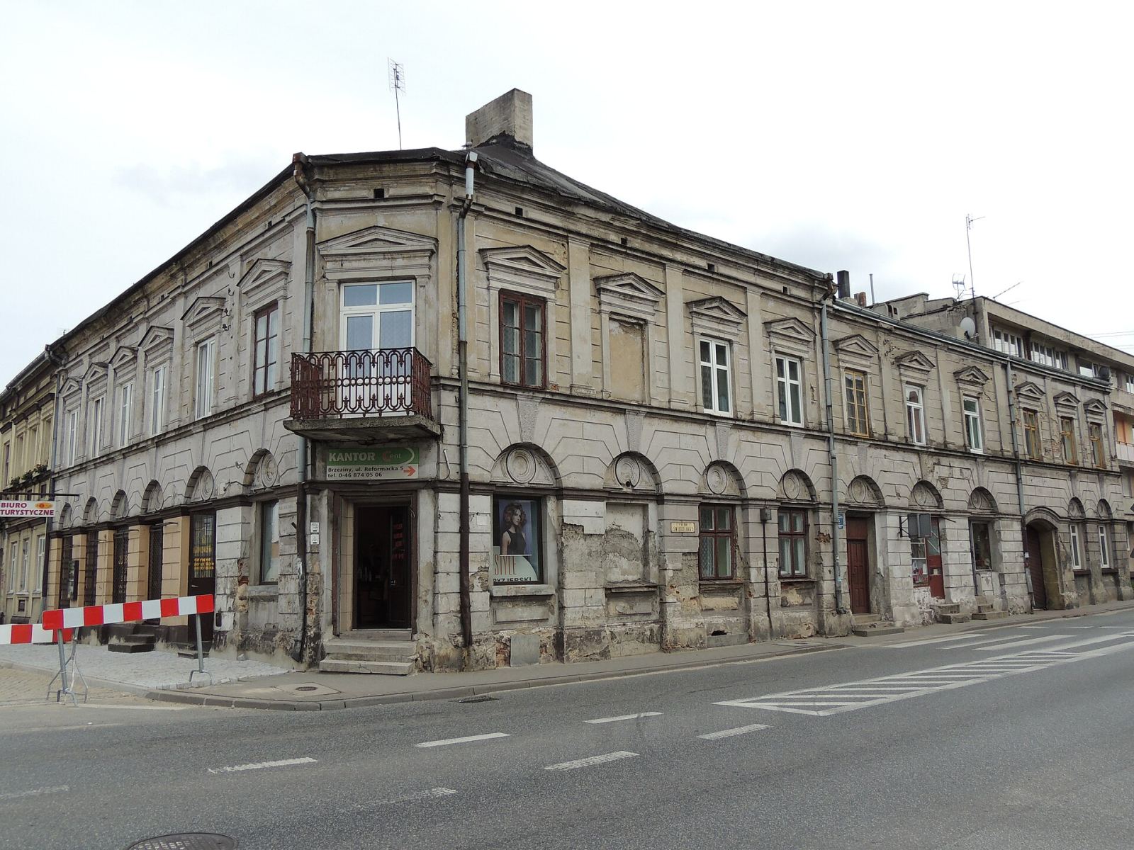 Kamienica z oficyną, Brzeziny