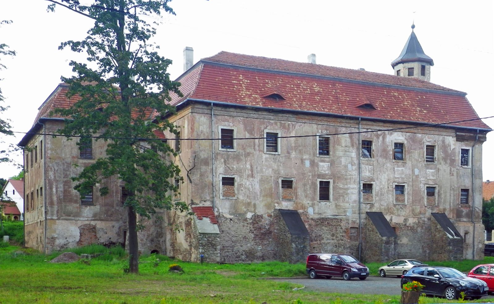 Pałac, Struga