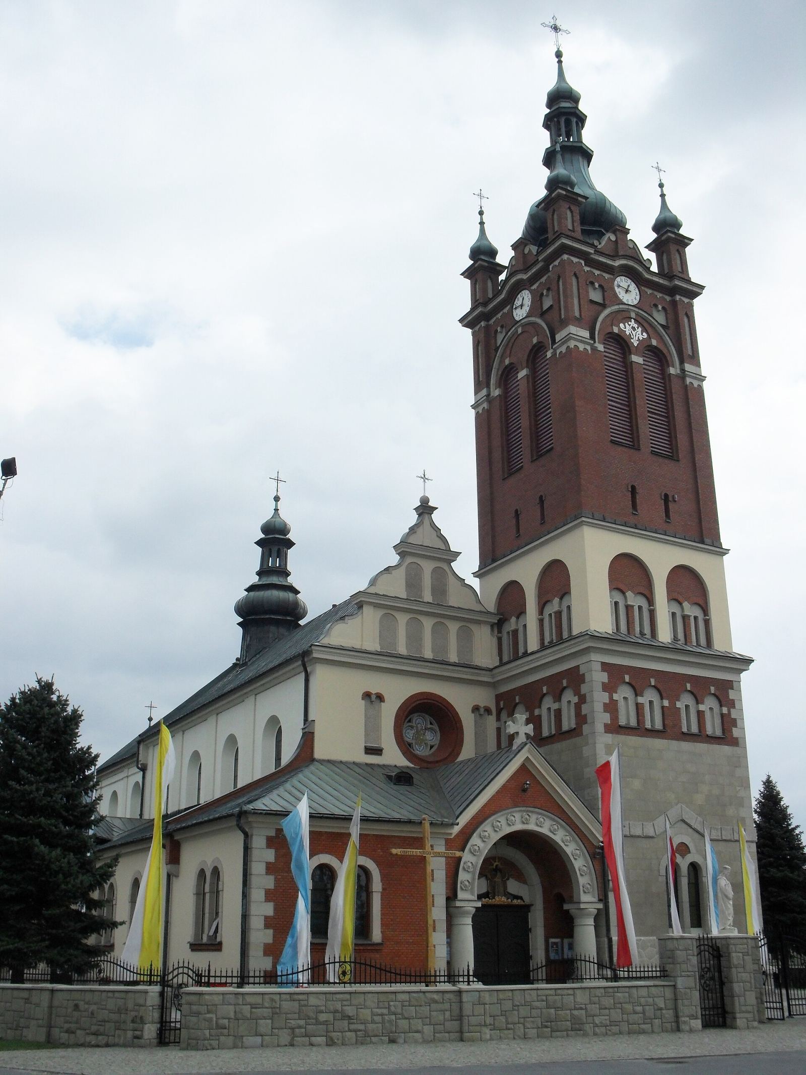 Kościół parafialny pw. Najświętszej Marii Panny, Borzęcin