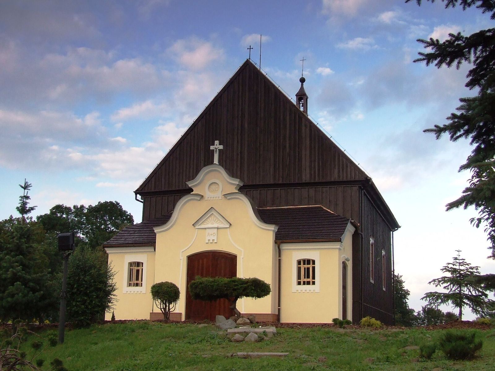 Kościół parafialny pw. św. Wawrzyńca, Mączniki