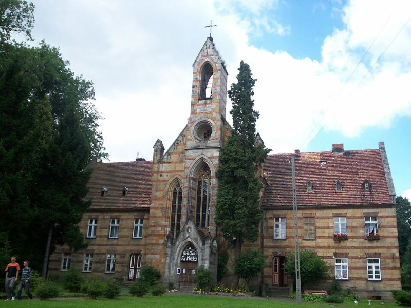 D. kościół ewangelicki ze szkołą i pastorówką, ob. dom i galeria, Lubomierz