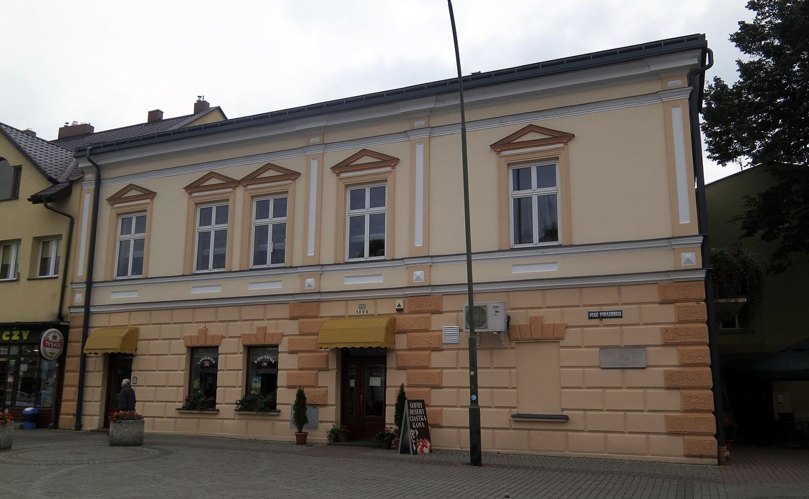 D. apteka, Lesko