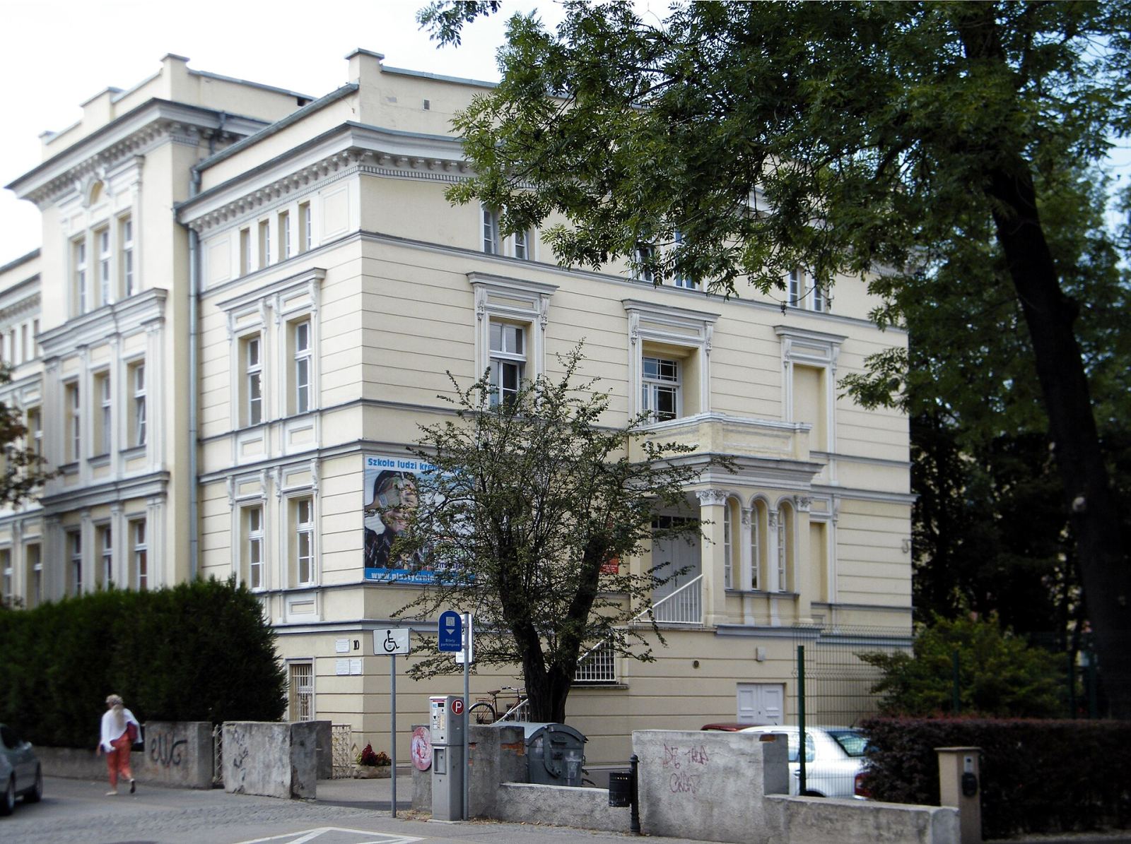 Dom, ob. Zespół Państwowych Placówek Kształcenia Plastycznego im. J. Cybisa, Opole