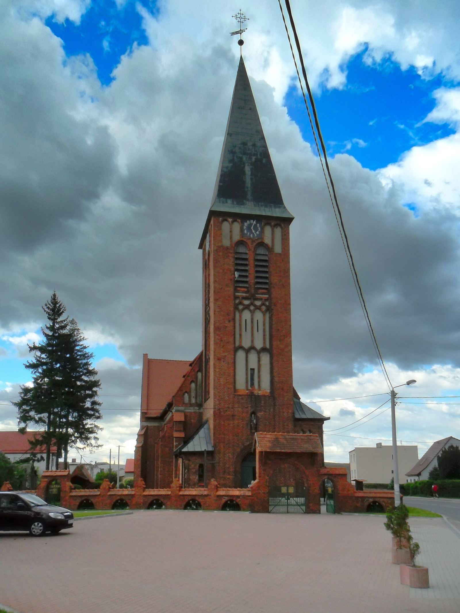 Kościół parafialny pw. św. Michała Archanioła, Pawłów