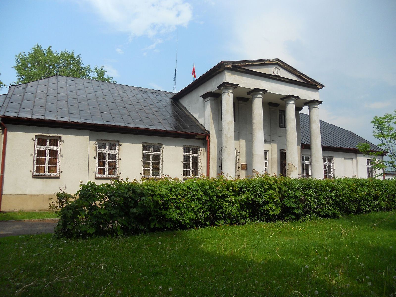 Dwór, ob. Urząd Gminy, Obrowo
