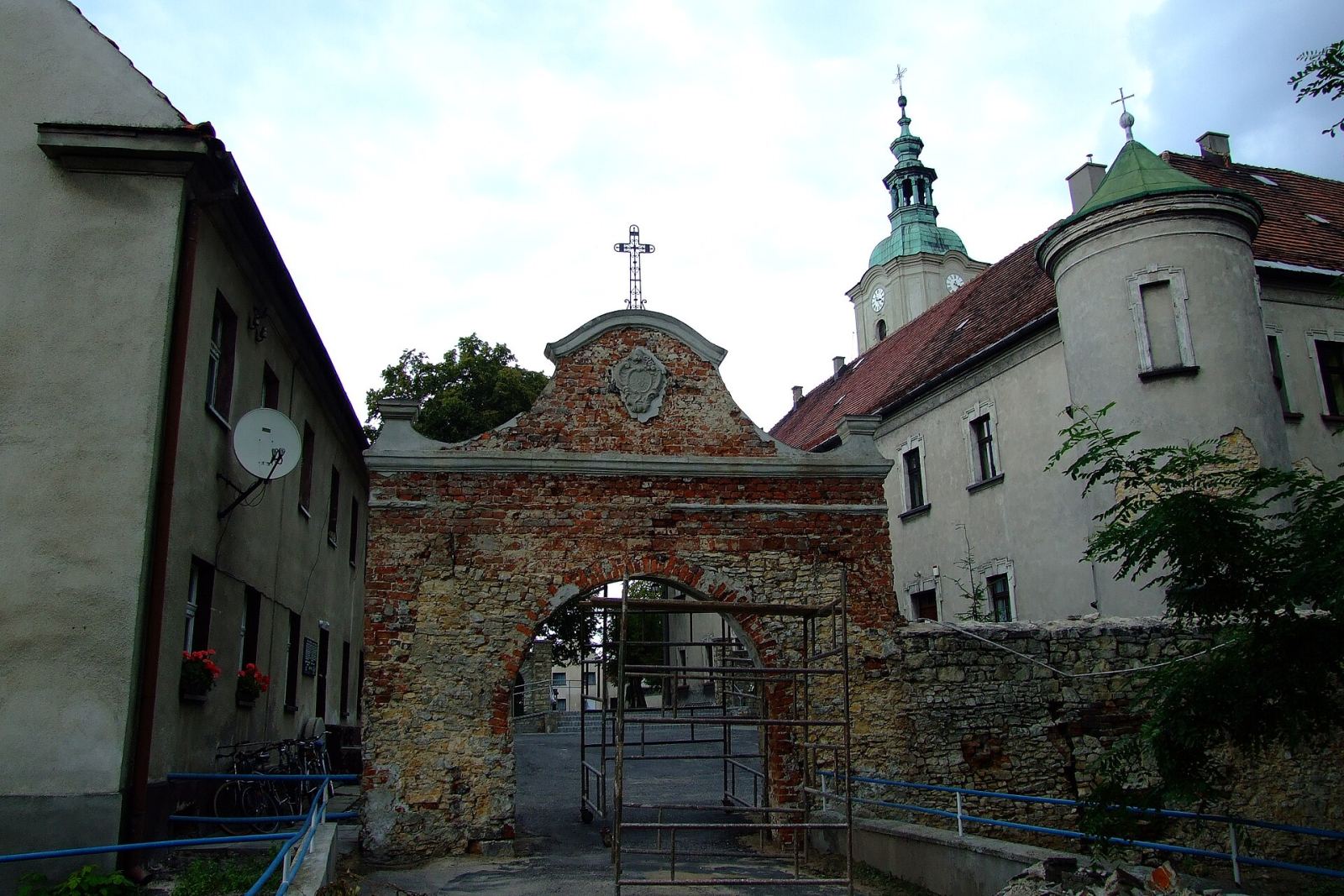 D. zespół klasztorny Cystersów, Jemielnica
