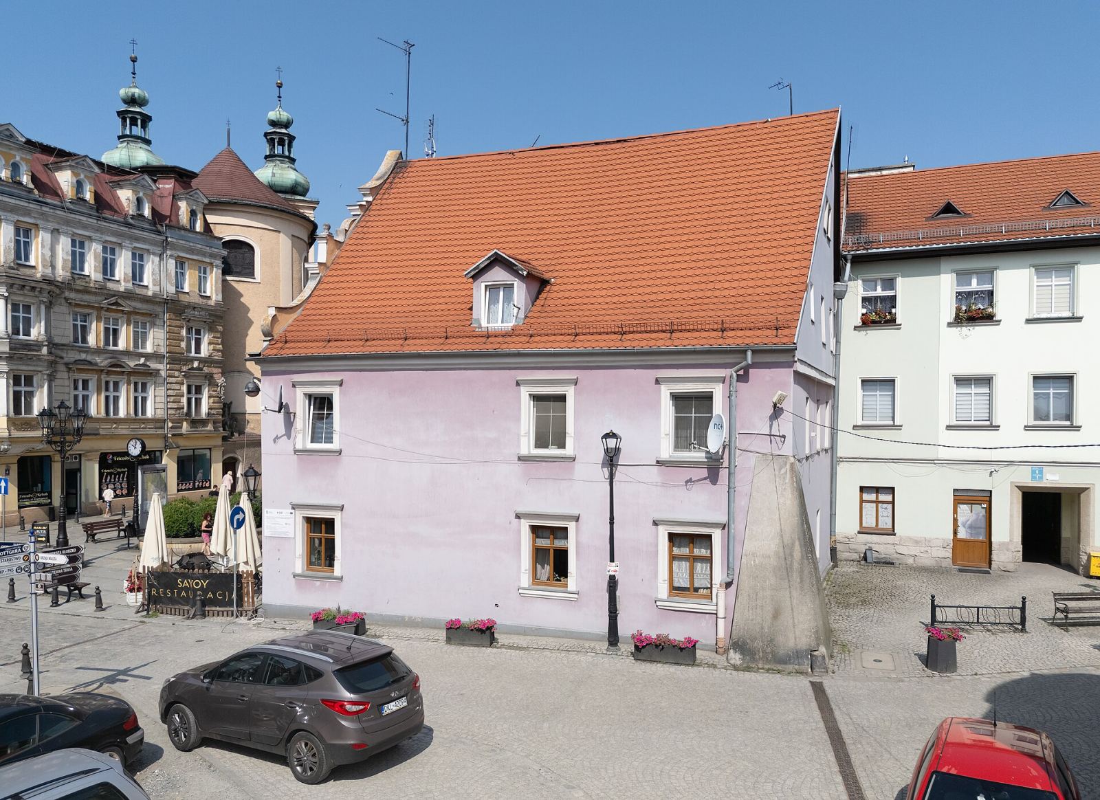 Dom z oficyną, ob. restauracja Wilcza Jama, Kłodzko