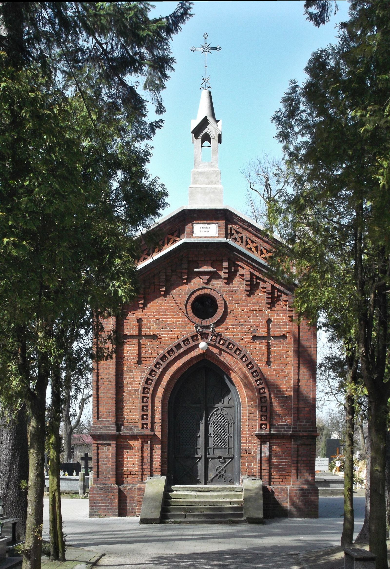 Kaplica grobowa rodziny Burghardów, Piotrków Trybunalski