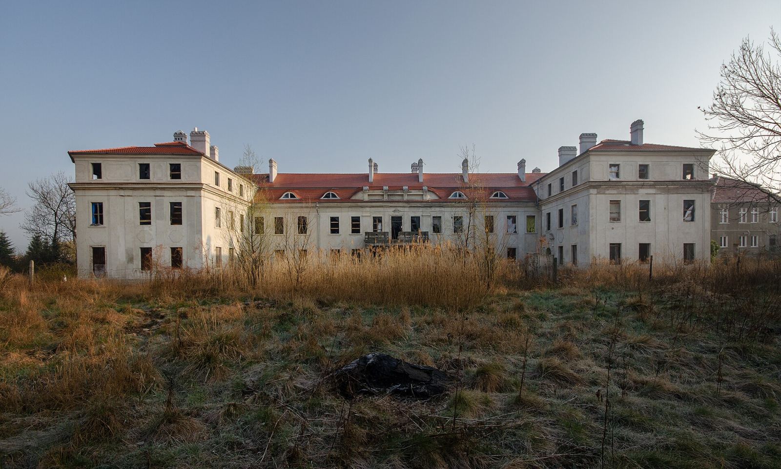 Pałac, Małuszów