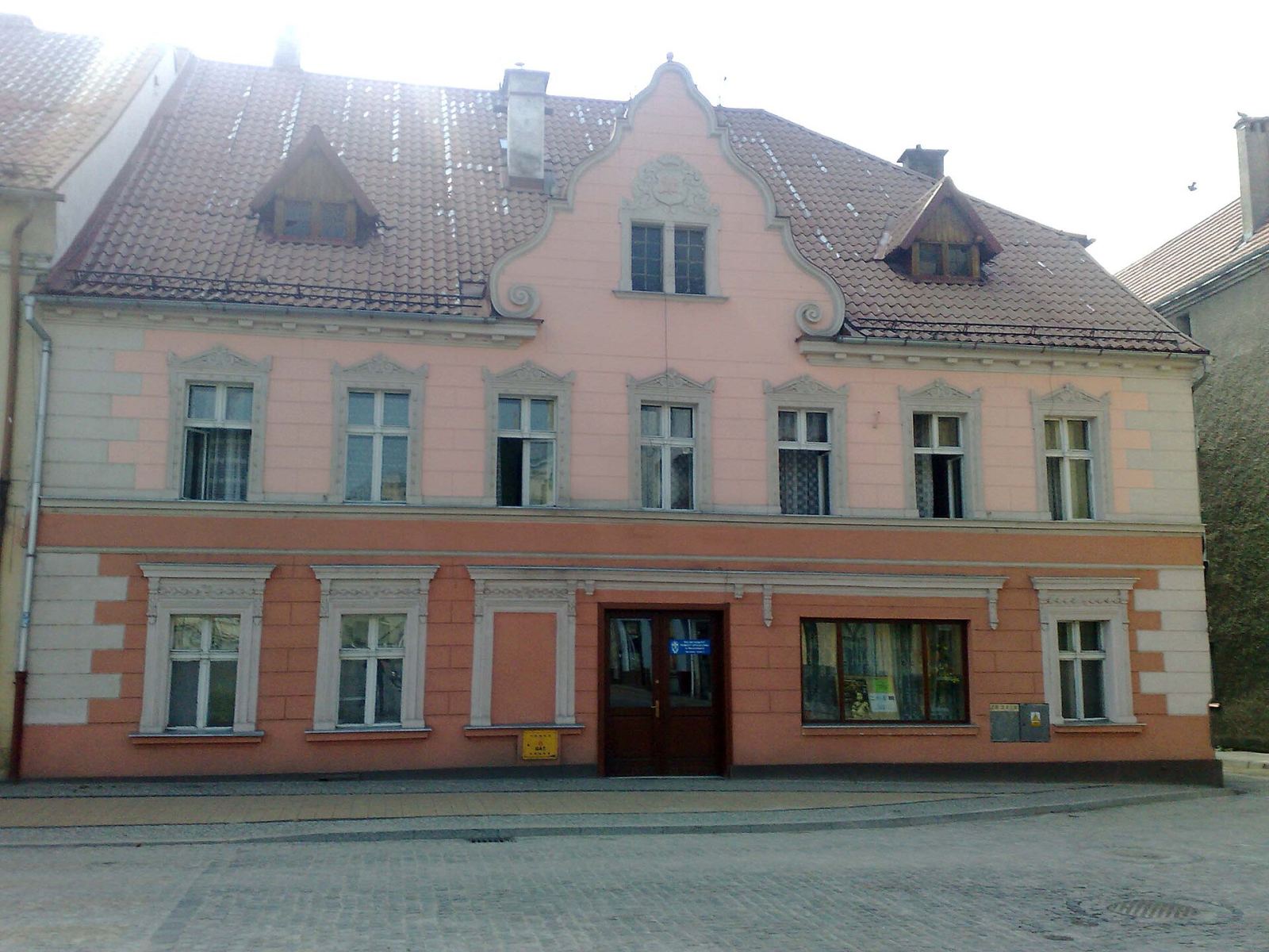 Dom, Głuchołazy