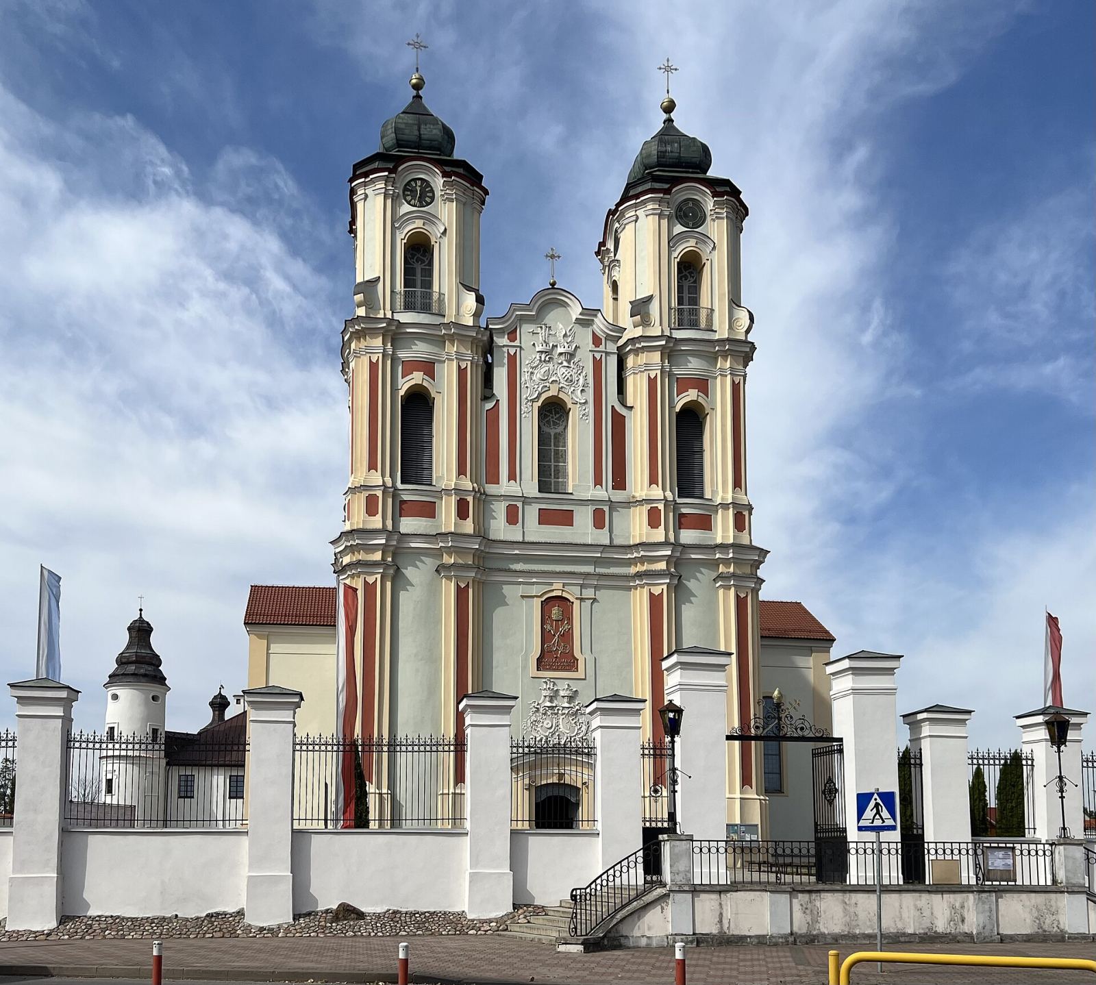 Kościół, ob. parafialny pw. Nawiedzenia Najświętszej Marii Panny, Sejny