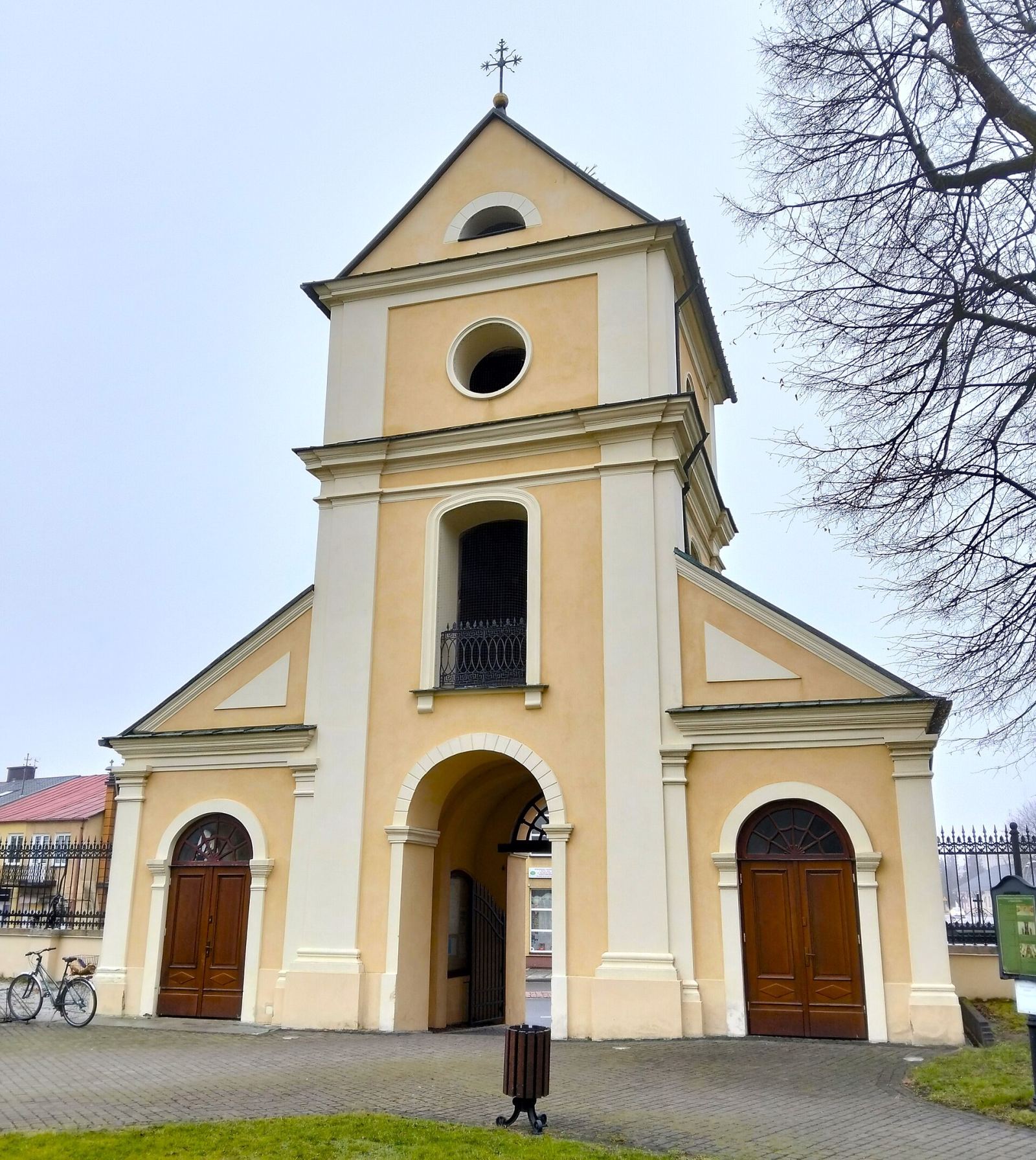 Dzwonnica-brama, Opole Lubelskie