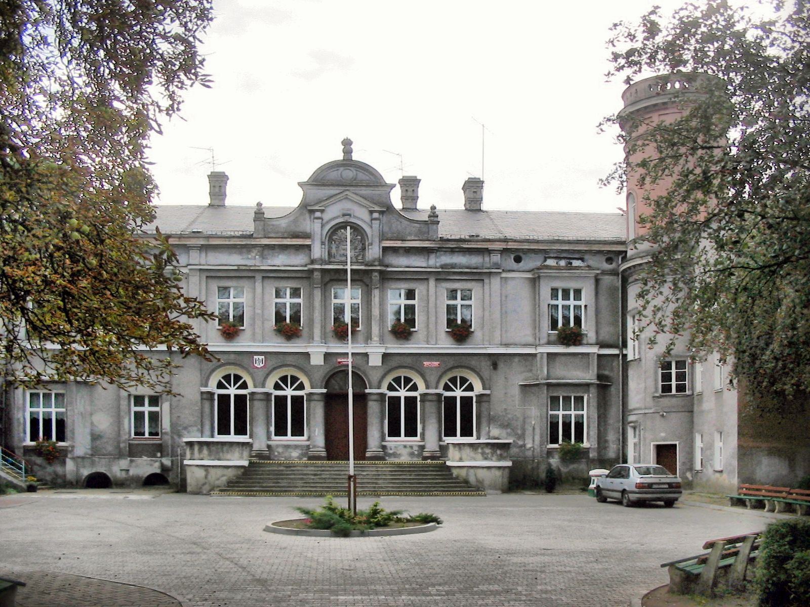 Pałac, ob. szkoła, Pomorsko