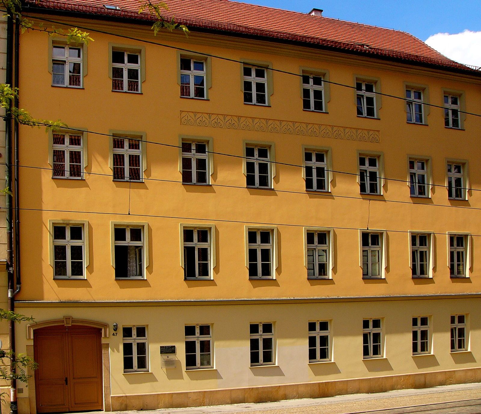 Dom z reliktami kościoła cmentarnego pw. św. Angieszki, Wrocław