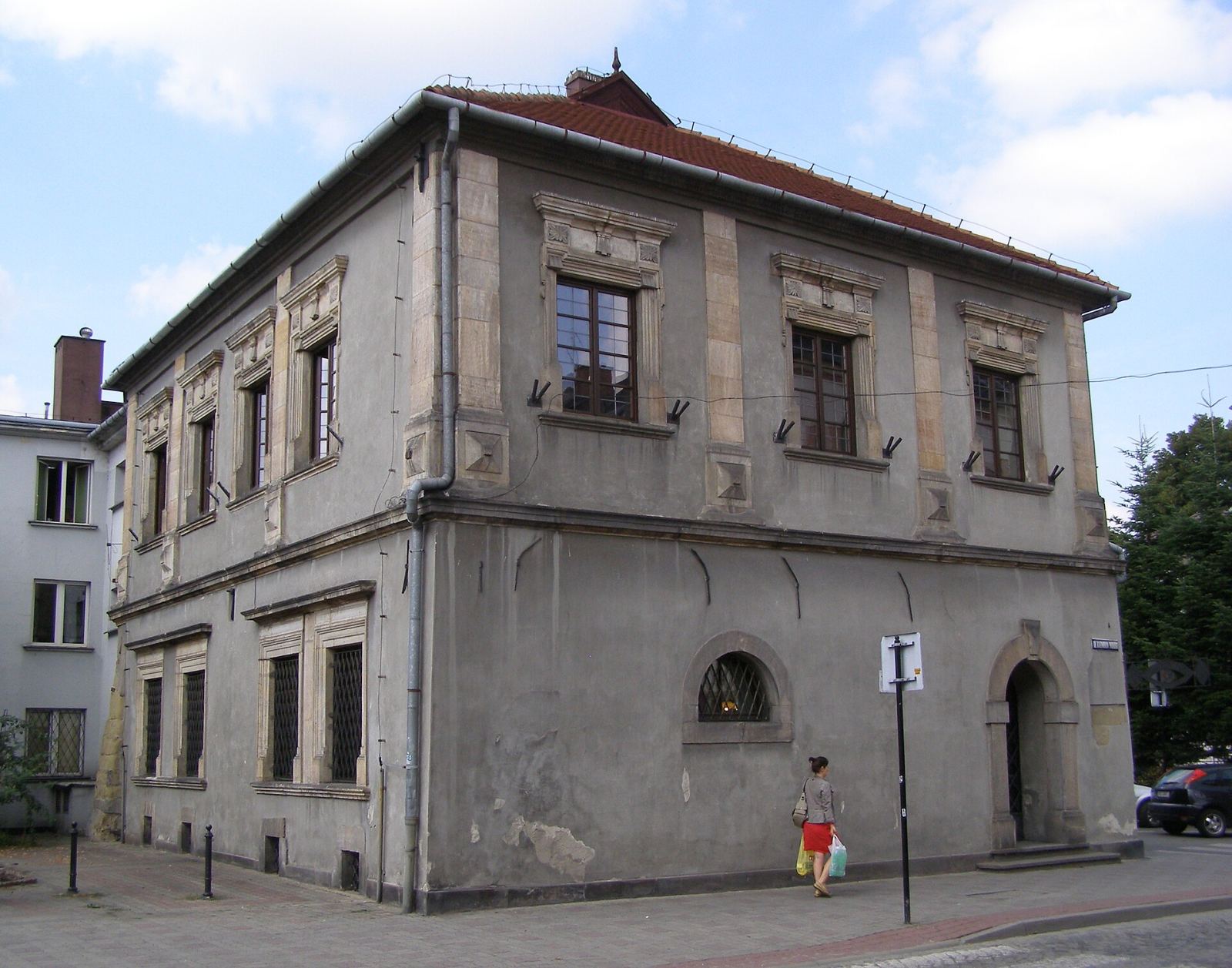 Dom, tzw. franciszkański, ob. biblioteka, Nowy Sącz