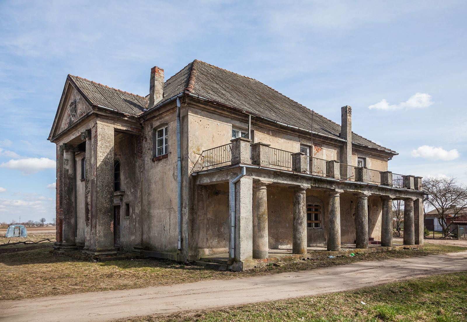 Dwór, Półwiesk Mały
