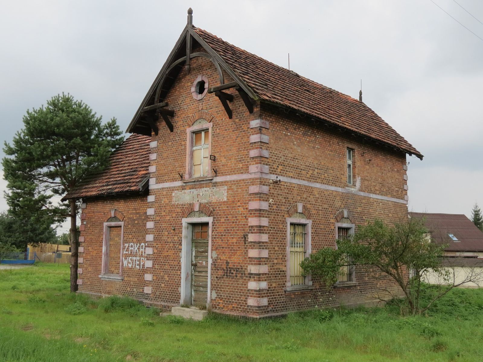 Dworzec kolejowy, Nędza