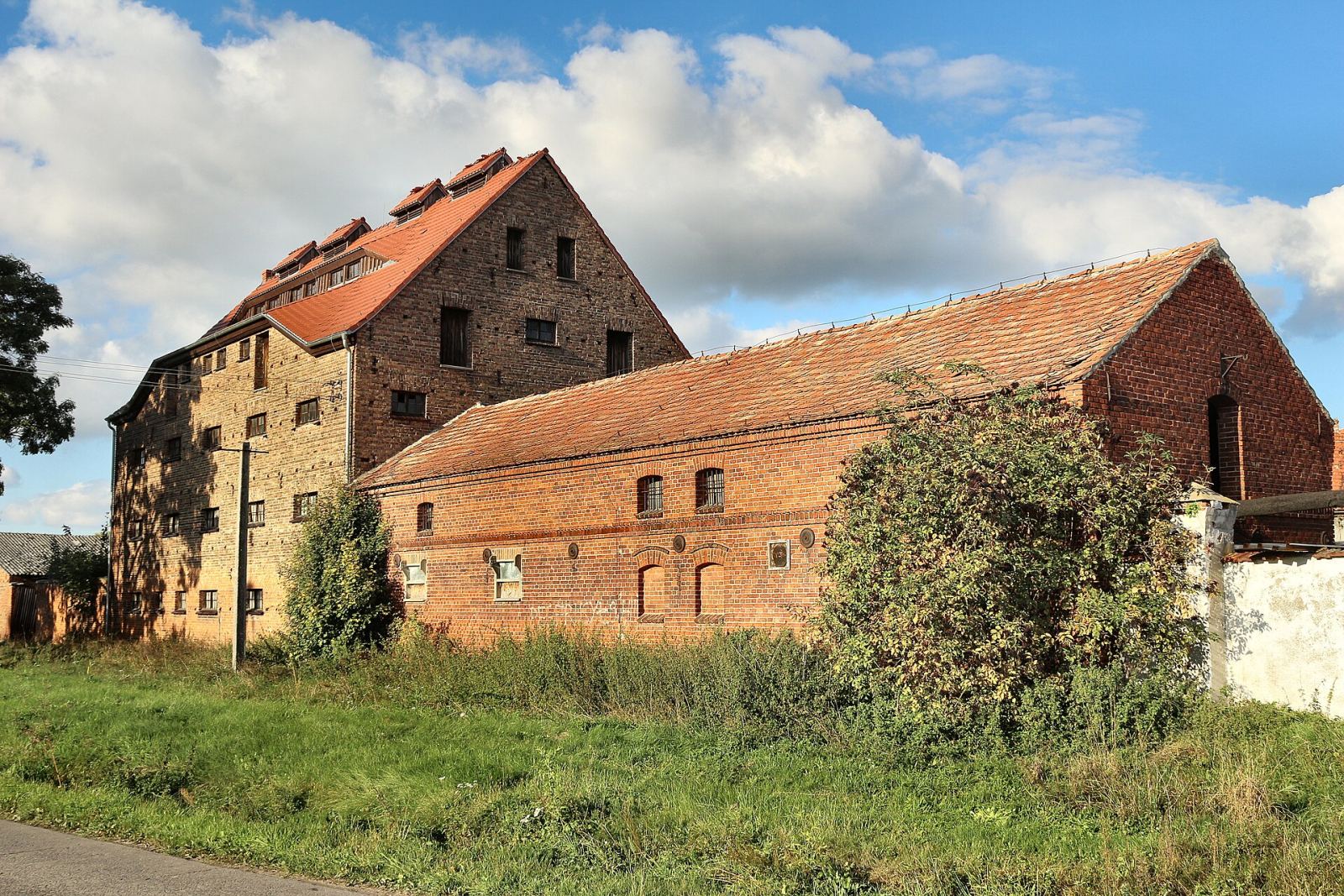 Folwark, Siedlnica