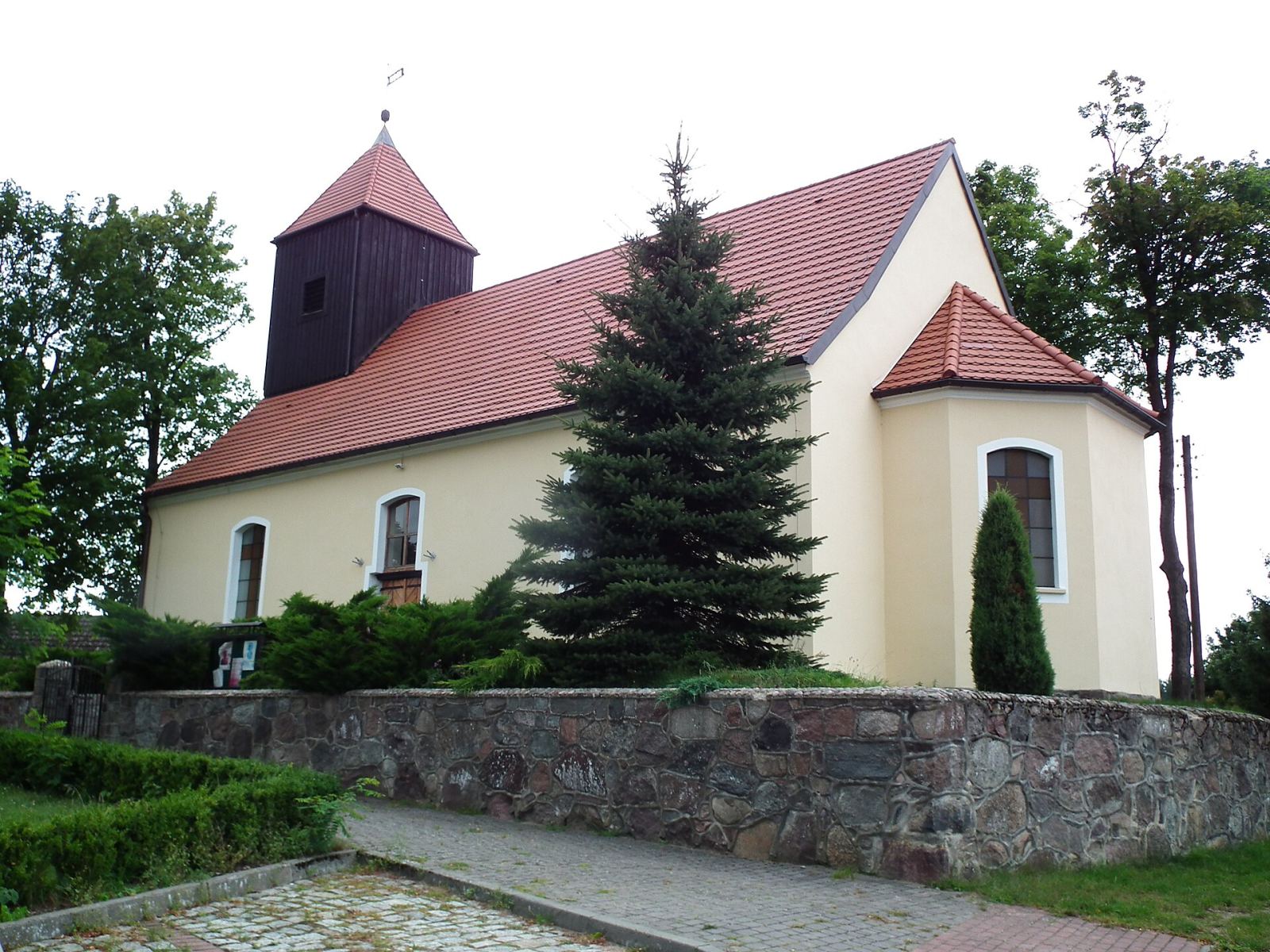 Kościół ewangelicki, ob. rzymskokatolicki filialny pw. Matki Boskiej Królowej Polski, Polne