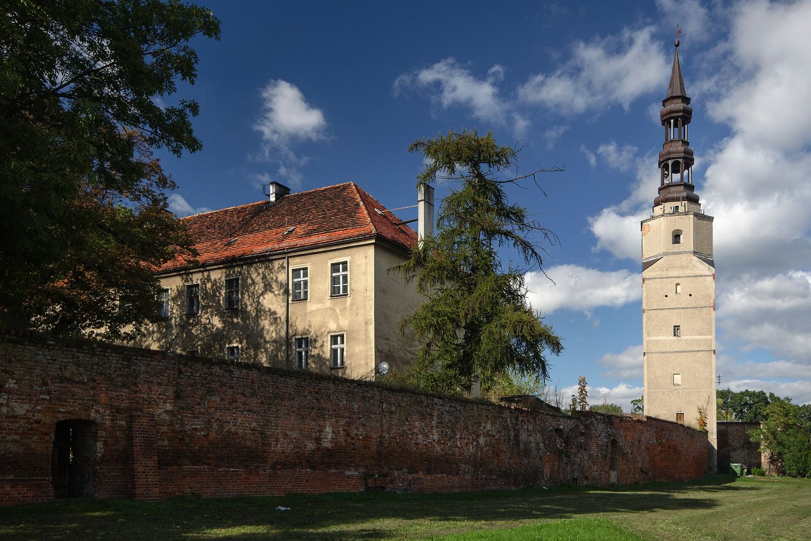 Zamek, ob. dom, Bierutów
