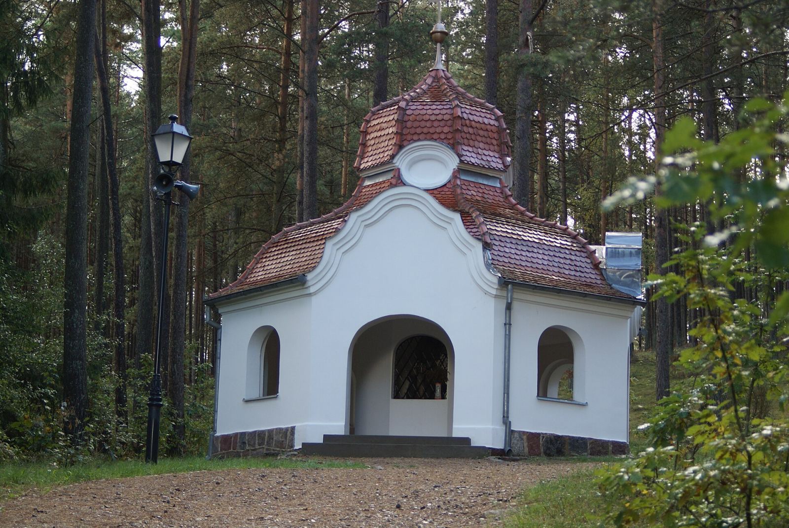 Kaplica Dom Kajfasza, Wiele