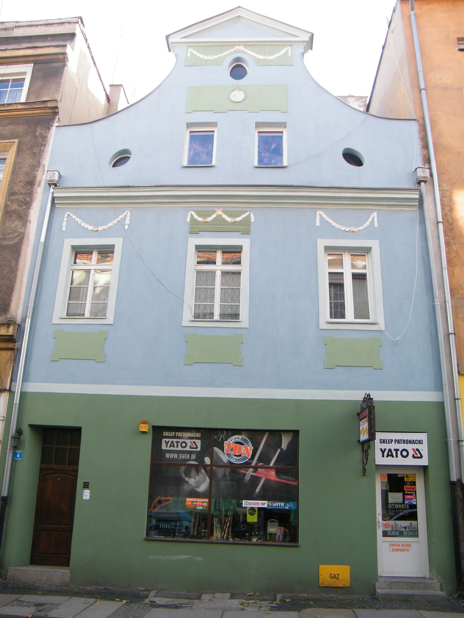 Dom, Brzeg