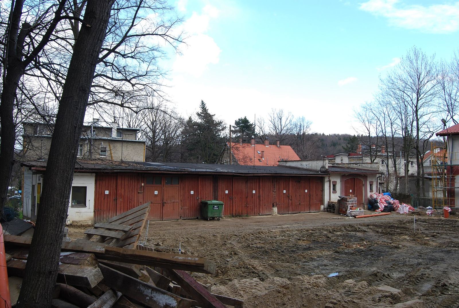 Stajnia straży pożarnej, ob. biura i mieszkania, Szczawno-Zdrój