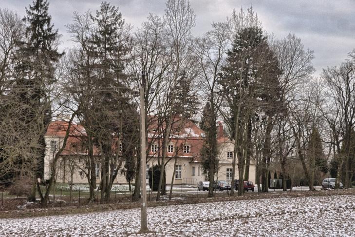 Dwór, ob. dom pomocy społecznej, Kochłowy