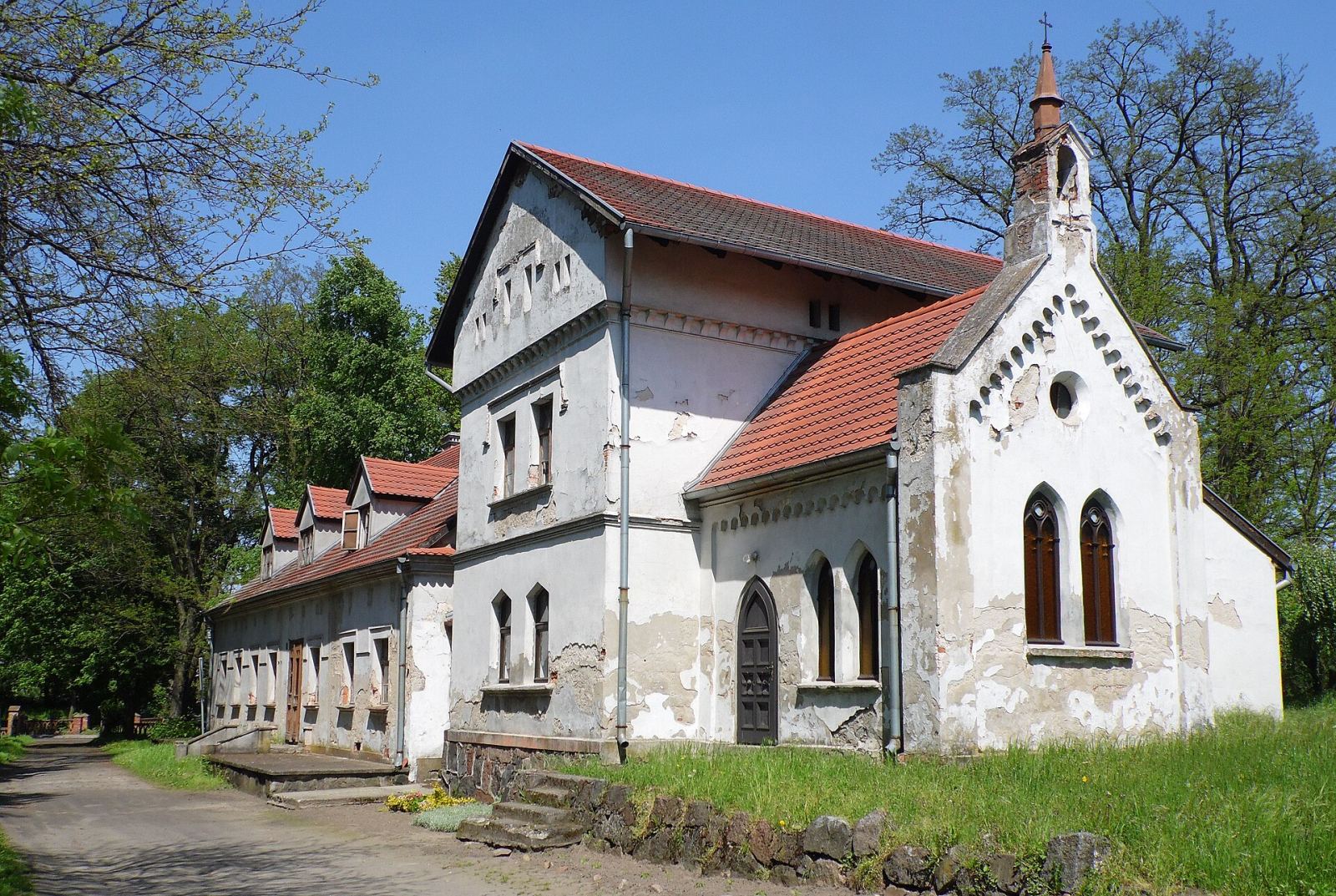 Dwór, Lubonia
