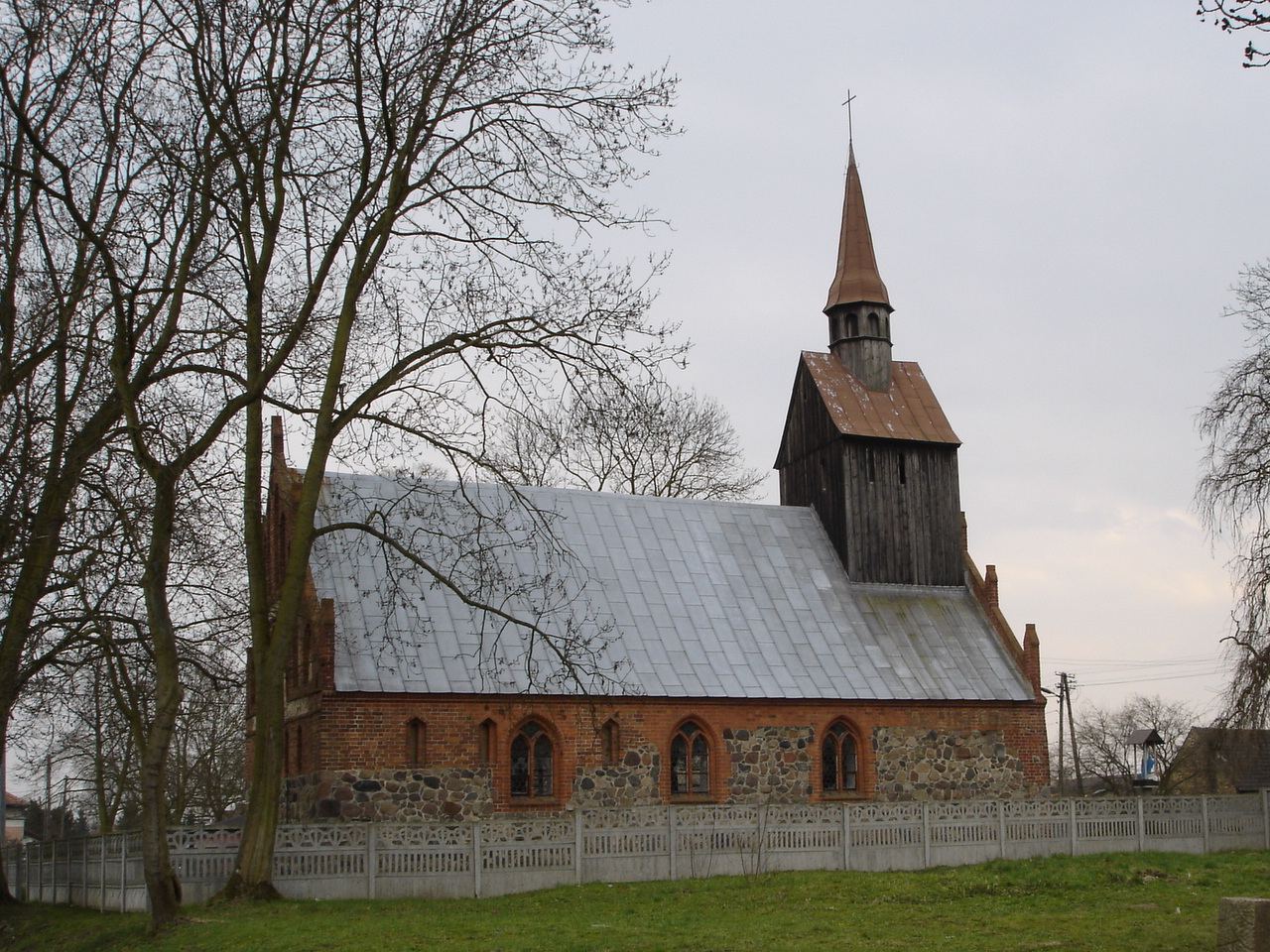 Kościół filialny pw. Matki Boskiej Różańcowej, Skalin