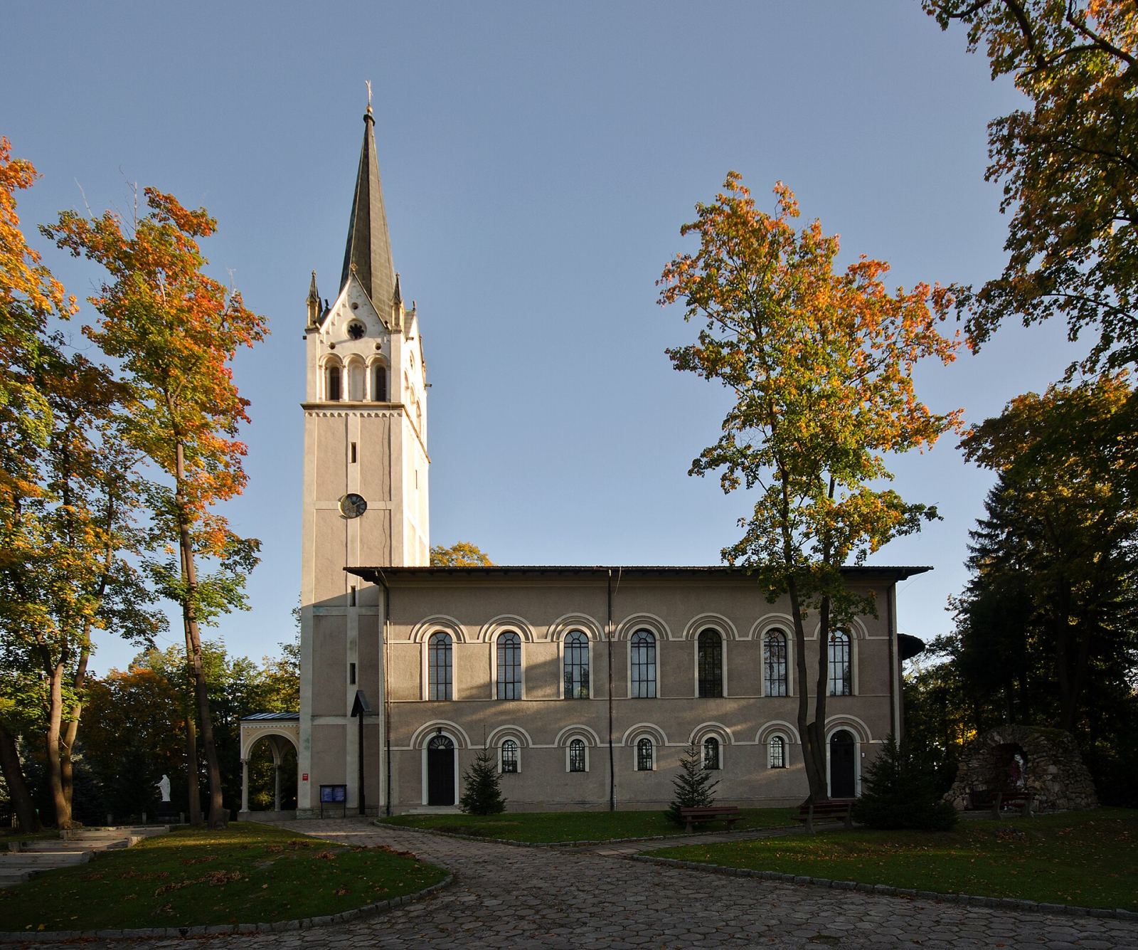 Kościół ewangelicki, ob. rzymskokatolicki parafialny pw. Najświętszego Serca Pana Jezusa, Mysłakowice