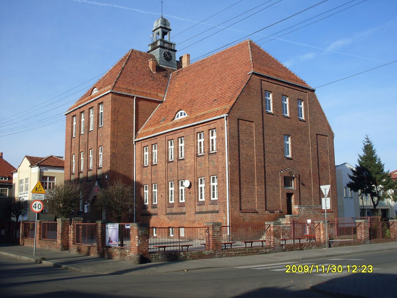 Szkoła katolicka, ob. Szkoła Podstawowa nr 3 im. Władysława Broniewskiego, Góra