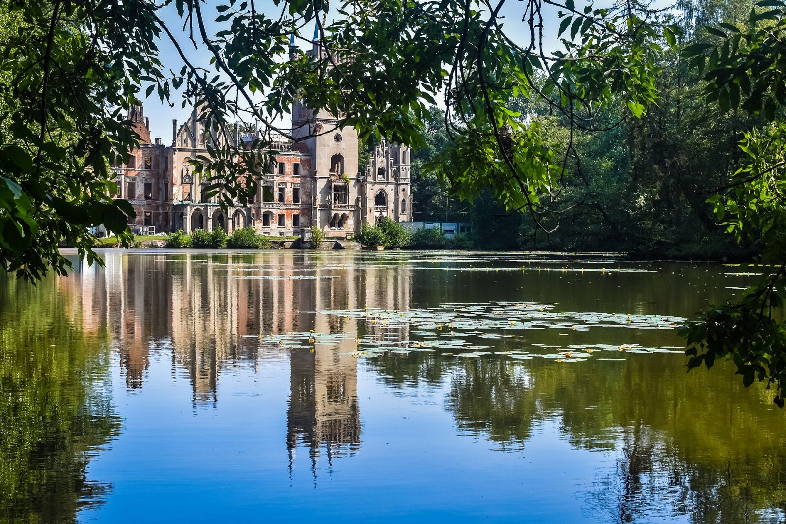Zespół pałacowy, Kopice