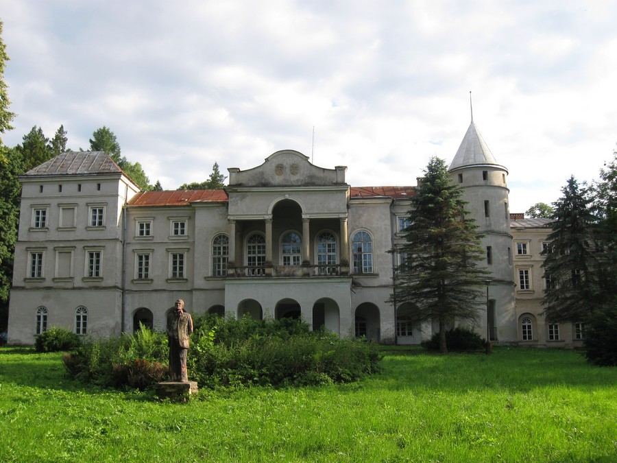 Zespół pałacowo-parkowy, Wzdów