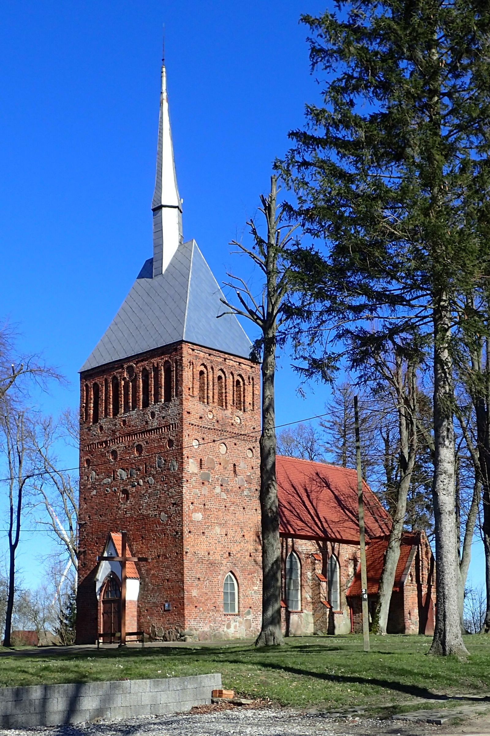 Kościół parafialny pw. Matki Boskiej Częstochowskiej, Dobiesław