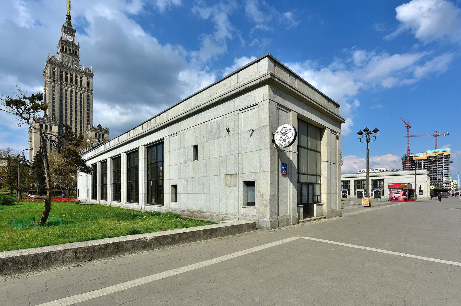 Pawilony wejściowe, Warszawa