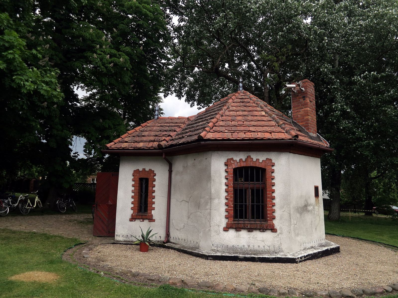 Altana, Ożarów