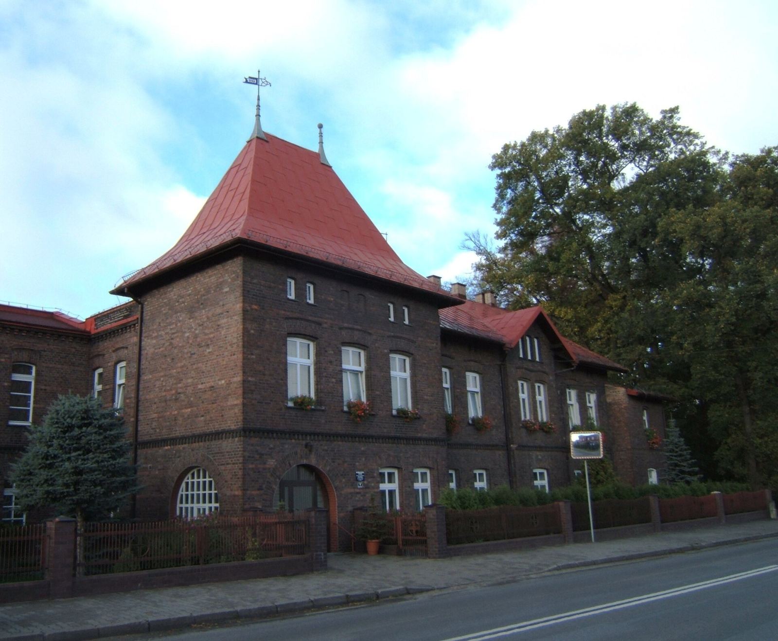 Sierociniec, ob. Dom Pomocy Społecznej dla Dzieci, Nakło Śląskie