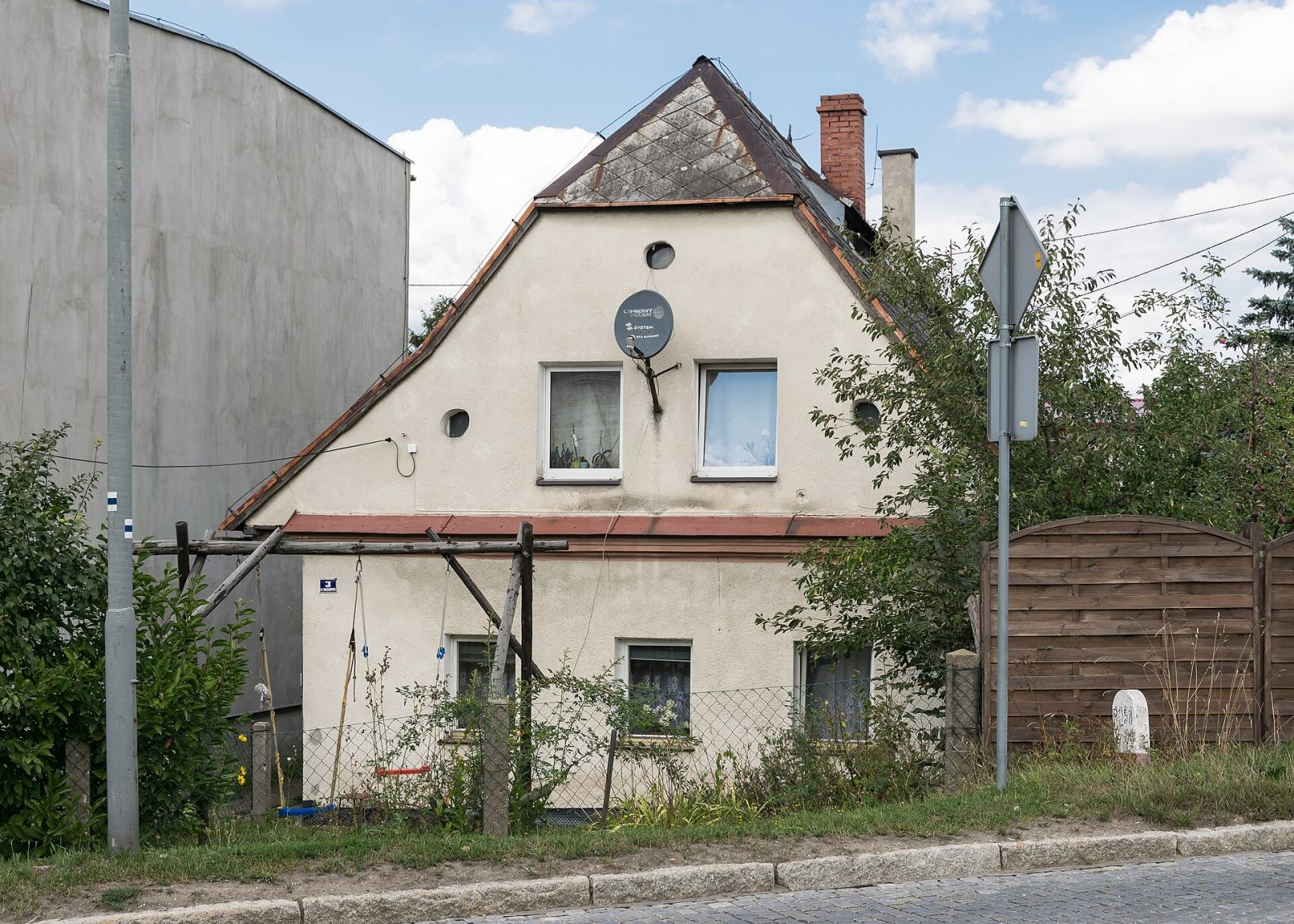 Dom, Międzylesie