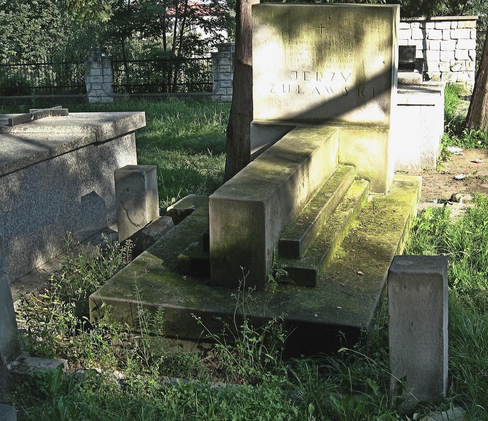 Cmentarz wojenny, Dębica