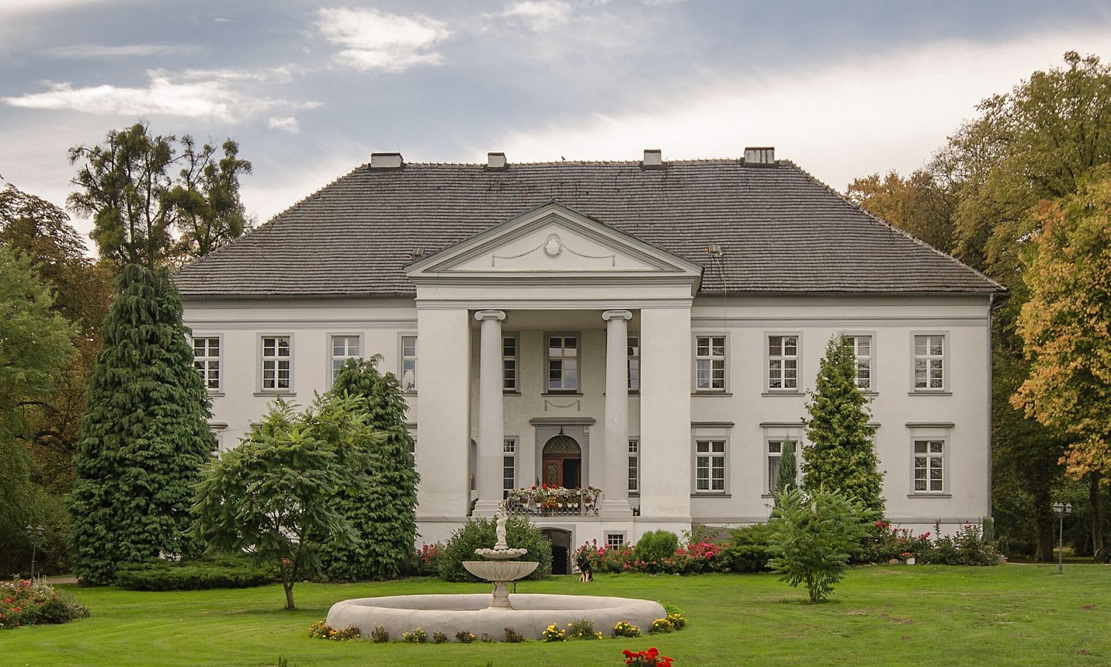 Pałac, Maciejów