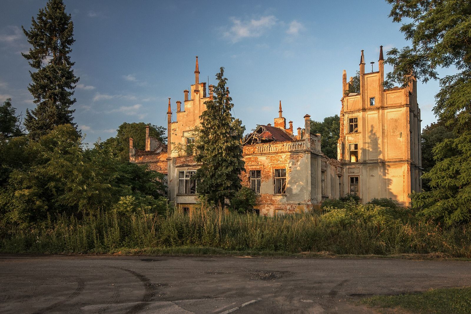 Dwór, Rożnów
