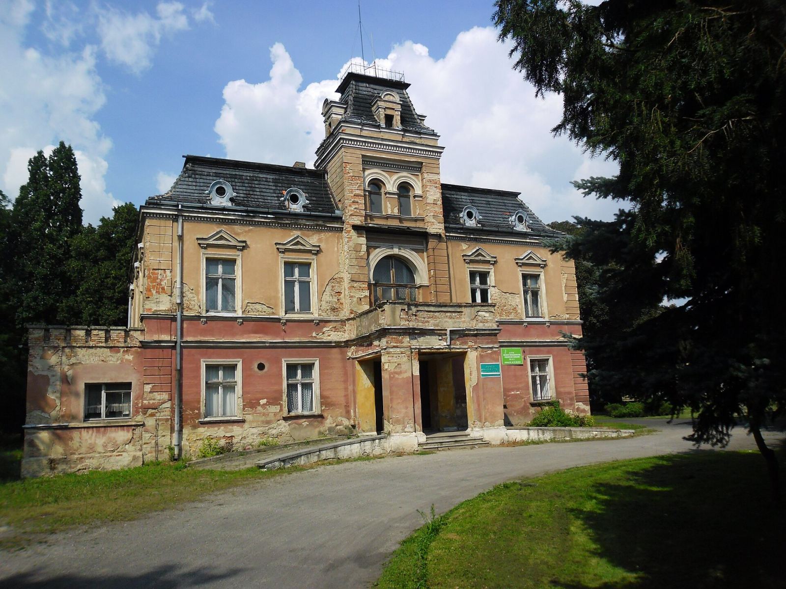 Pałac, Łojowice