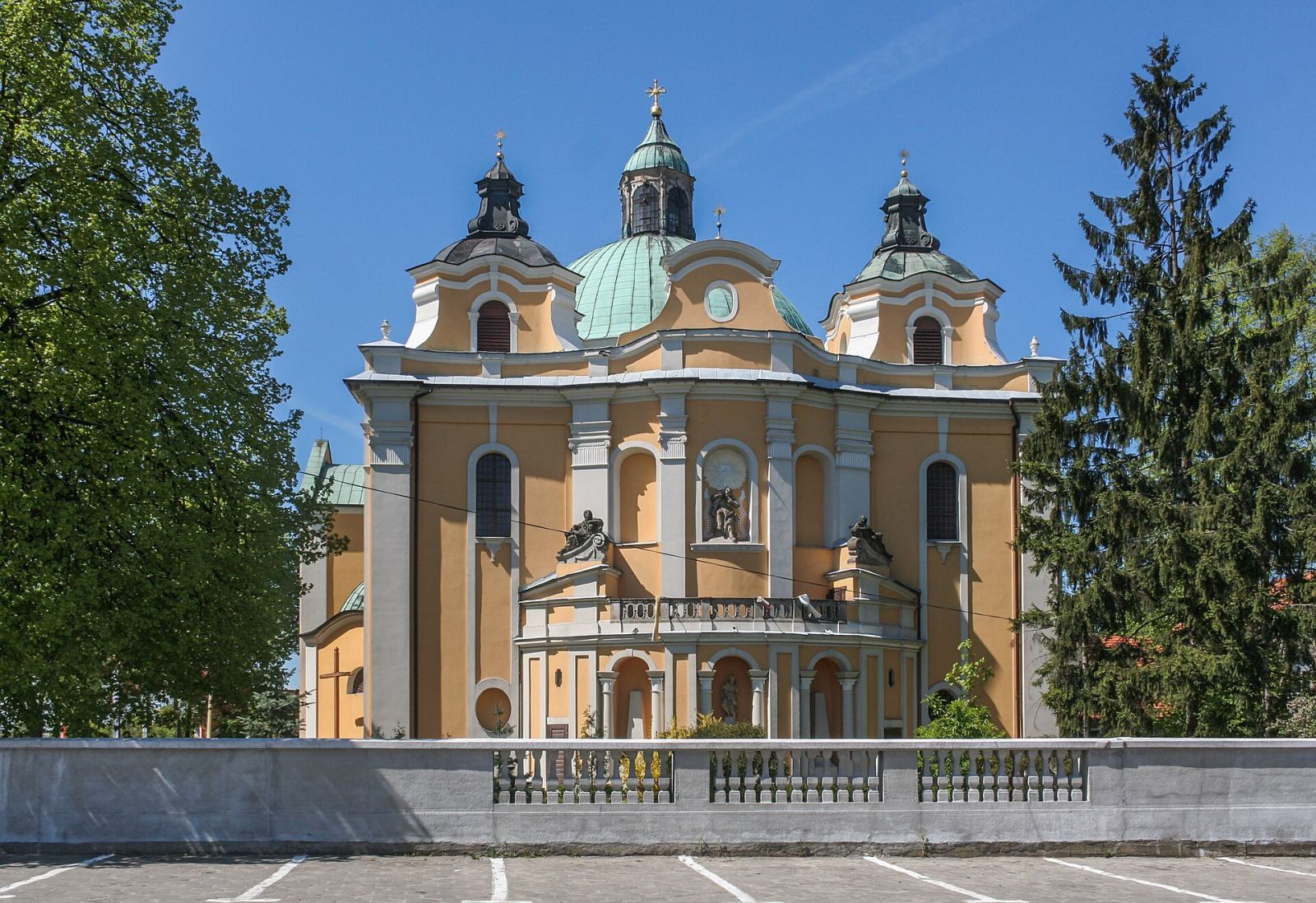 Kościół klasztorny kanoników regularnych, ob. parafialny pw. Wniebowzięcia Najświętszej Maryi Panny, Trzemeszno