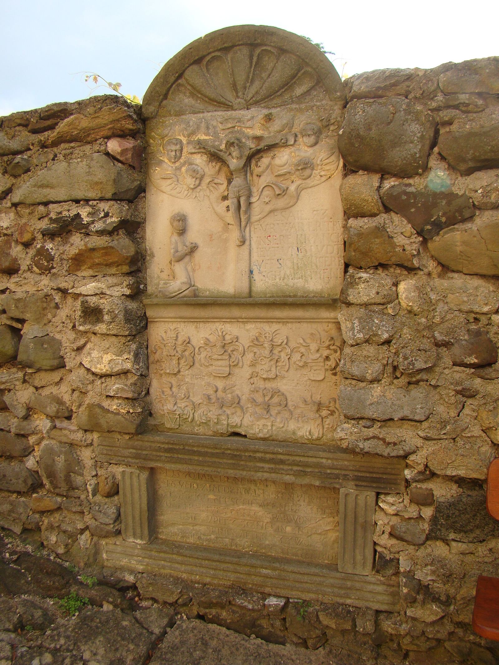 Przykościelny cmentarz rzymskokatolicki, Lipa