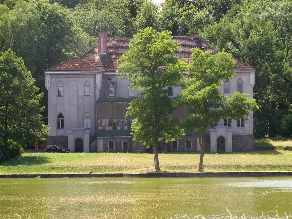 Pałac, Białowąs